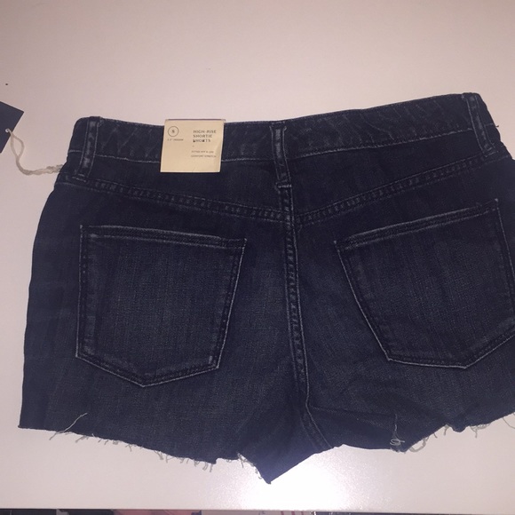 Universal threads High- Rise Shortie Shorts - Picture 2 of 3